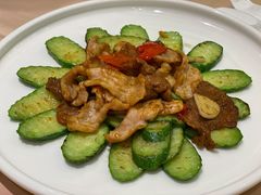 小青瓜萮耳爆黑豚肉-东方印象大酒楼(拱北店)