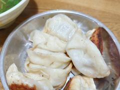 -黄阿姨锅贴大王(万航渡路店)