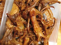 -狗撵鸭(泰山公寓店)