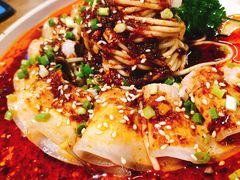 蒜泥白肉配面-三人行骨头王火锅(长寿店)