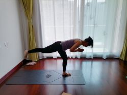 -Yvon yoga 瑜伽·精准体态管理中心
