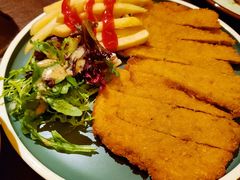 维也纳炸猪排-云湃精酿西餐厅