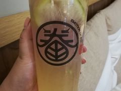 翡翠柠檬奶绿-眷茶(大卫城10楼店)