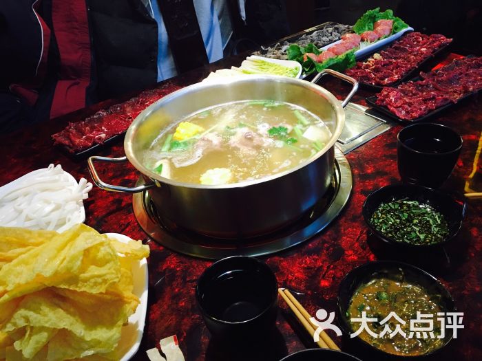 今年牛事-徐家汇店(潮汕原味牛肉火锅)的点评