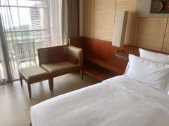 -三亚湾海居铂尔曼度假酒店