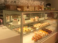 面包甜点陈列柜-好利来(高新枫叶广场店)