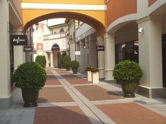 -佛罗伦萨小镇广佛名品奥特莱斯(疏港路店)