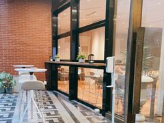 -潮一不贰·法式甜品·生日蛋糕·西式简餐(外滩店)