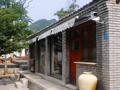 -百里峡七彩艺术小镇