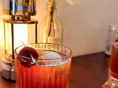 木曜日 Thursday-Café Monson
