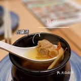 肉汤拌饭和臭豆腐是绝配，不信你试试。