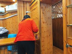 -老东镇啤酒屋海鲜加工·蒸汽海鲜·海鲜烧烤(台东店)