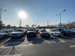 -奕欧来上海购物村停车场