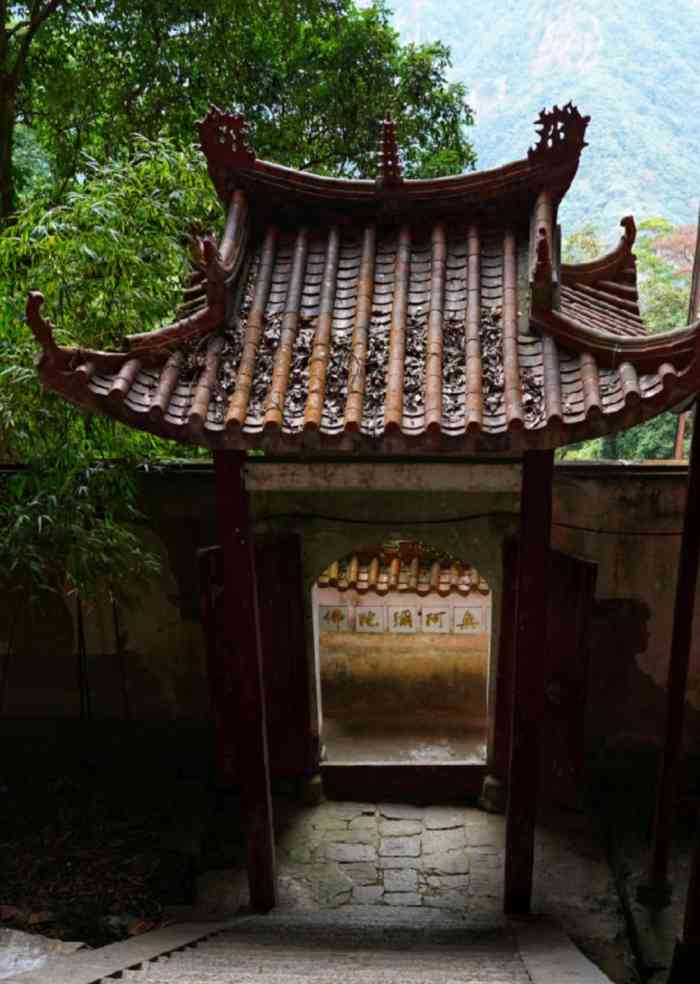 东南悬空寺方广岩-"从福州出发估计40分钟左右的车程,被导游.