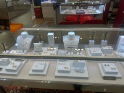 -Réluxe瑞兰穿耳(金光华广场店)