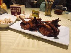 招牌烤乳鸽-石岐佬中山菜馆(张溪店)