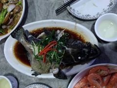 -四川小胡子海鲜(丁村万人海鲜广场店)