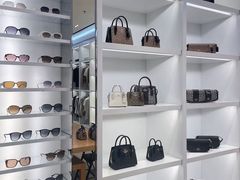 -百年港湾奥特莱斯(香炉礁店)