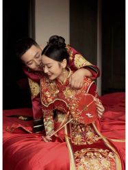 点击看大图 -Renee芮亦婚纱