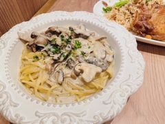 黑松露菌菇意大利面-玛格萝妮比萨屋(四平店)