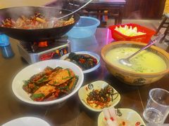-富正毅三下锅·湘西韵味(天门山索道店)