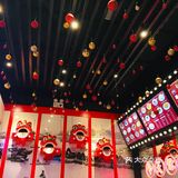 炸牛奶：外面是春卷皮，炸的脆脆的，里面是软软的奶