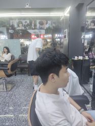 -藤野造型专业烫染接发