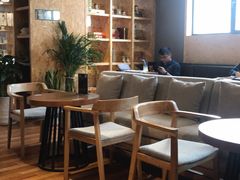 -新华里咖啡书吧(新华书店小寨店)