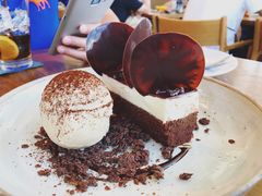 -ROAST coffee & eatery