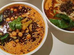 酸辣粉-麻六记(新天地店)