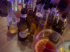 -FOUR PLAY BAR