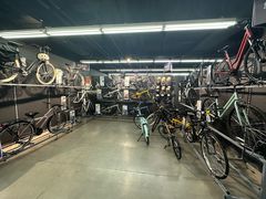 -迪卡侬(西三旗店)