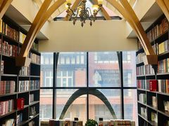 -钟书阁(松江泰晤士小镇店)