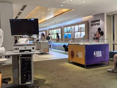 -吴良材眼镜(南京东路总店)