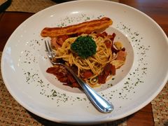 培根奶油意大利面-Chom Cafe and Restaurant