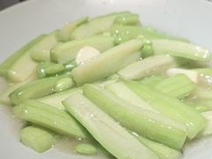 -蜜桃餐厅·伴山(湖滨商业街店)