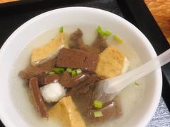 -松树干拌面店