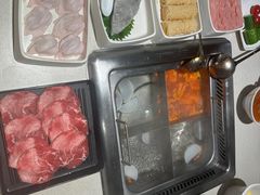 -海底捞火锅鲜切牛肉主题店(长寿路店)