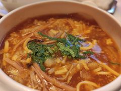 海鲜三丝酸辣羹-中国坊中餐厅(石家庄希尔顿酒店)