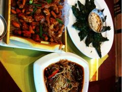 菠菜饼&nbsp;酸辣金针菇&nbsp;炸鸡块-稻香居锅贴(宋都御街店)