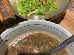 -聚鑫朋酸菜肥肠(文艺路口店)