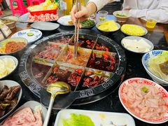 -重庆川渝肥妹火锅
