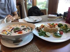 -Chom Cafe and Restaurant