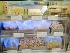 面包甜点陈列柜-上海哈尔滨食品厂(淮海中路店)