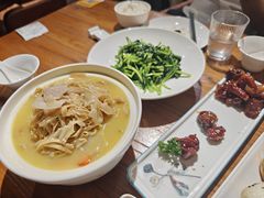 -金枝玉叶上海人家食府(三里河店)