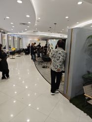 点击看大图 -八佰伴8008星级形象店