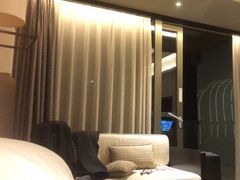-三亚湾海居铂尔曼度假酒店