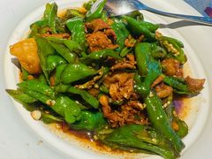 辣椒炒肉-阿瓦山寨·湘菜现炒·剁椒鱼头王(咸阳总店)