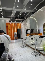 -妃格美发沙龙·烫发·染发