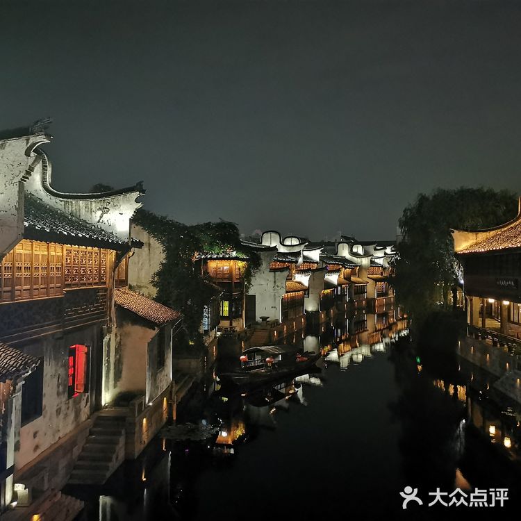 「月河历史街区」和苏州的平江路，无锡的南长街